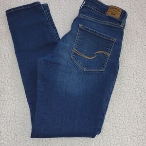 Signature by Levi Strauss Mid Rise Skinny Jeans Size 6